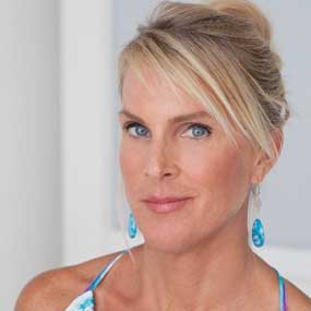 Elin Hilderbrand Speaker