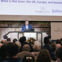 Introducing David Frost Speaker